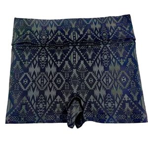 VICTORIA'S SECRET PINK AZTEC TRIBAL GEOMETRIC YOGA SHORTIE SHORTS XSMALL.